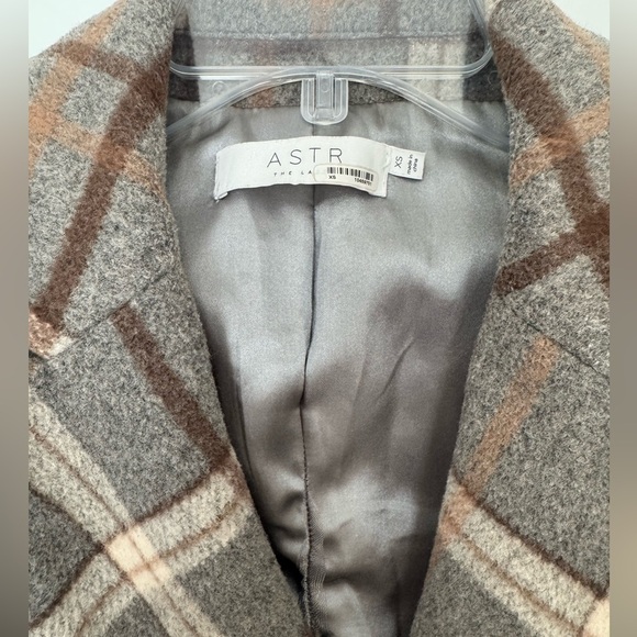 Astr raquel coat  Plaid Double-Breasted Coat - Picture 11 of 16